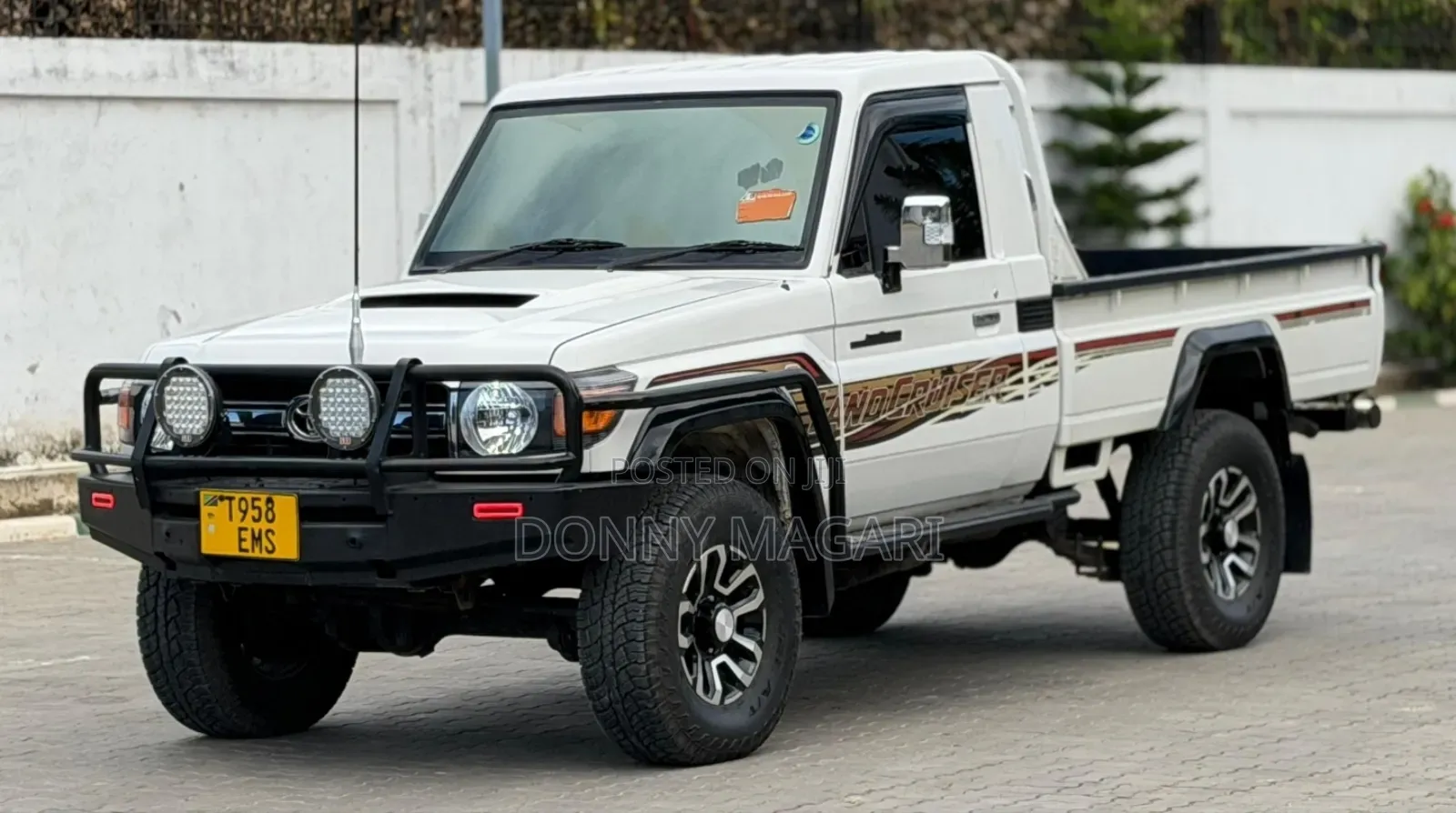 Toyota Land Cruiser 2012 White