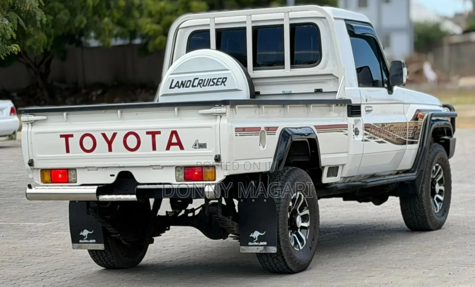 Toyota Land Cruiser 2012 White