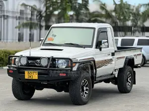 Toyota Land Cruiser 2012 White