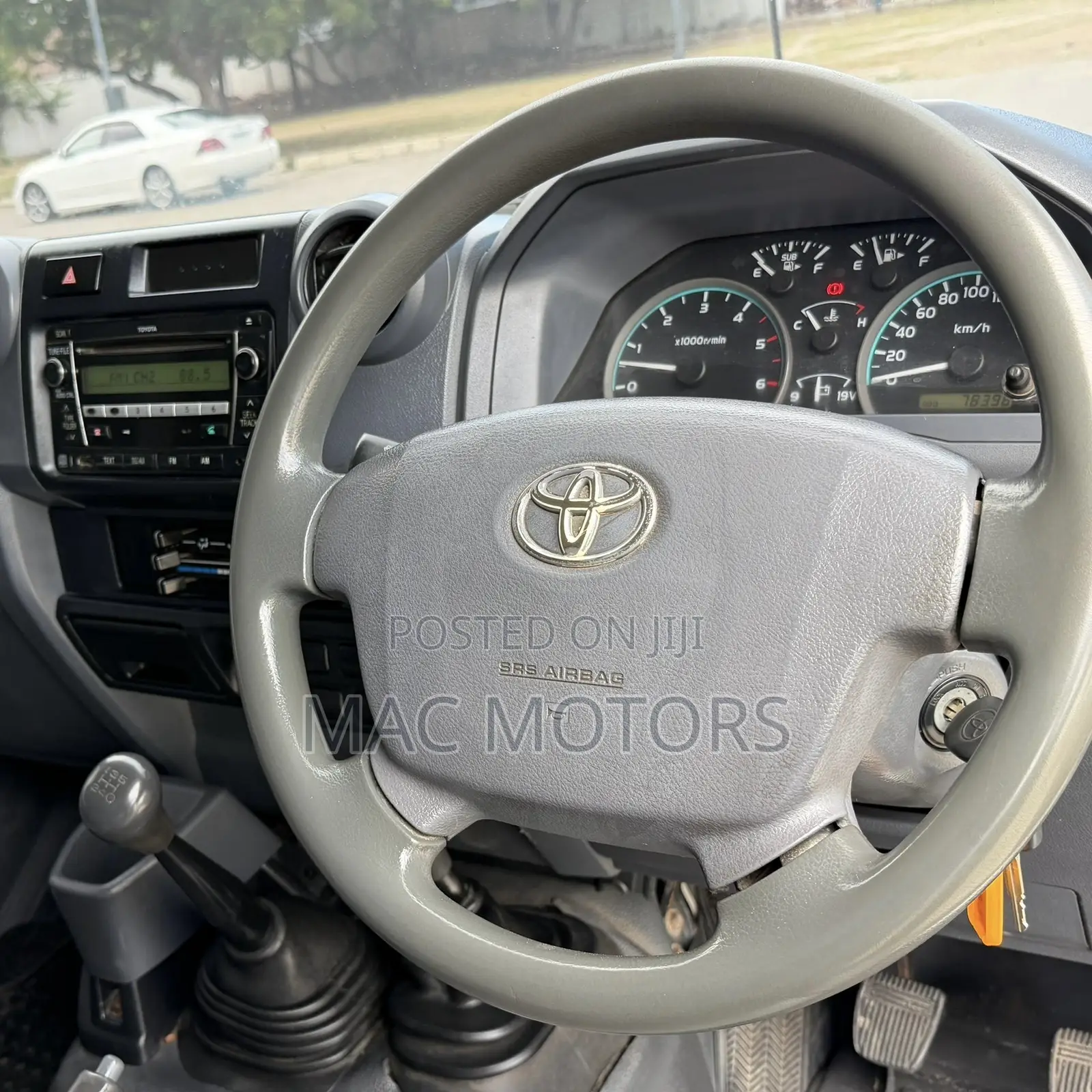 Toyota Land Cruiser 2012 White