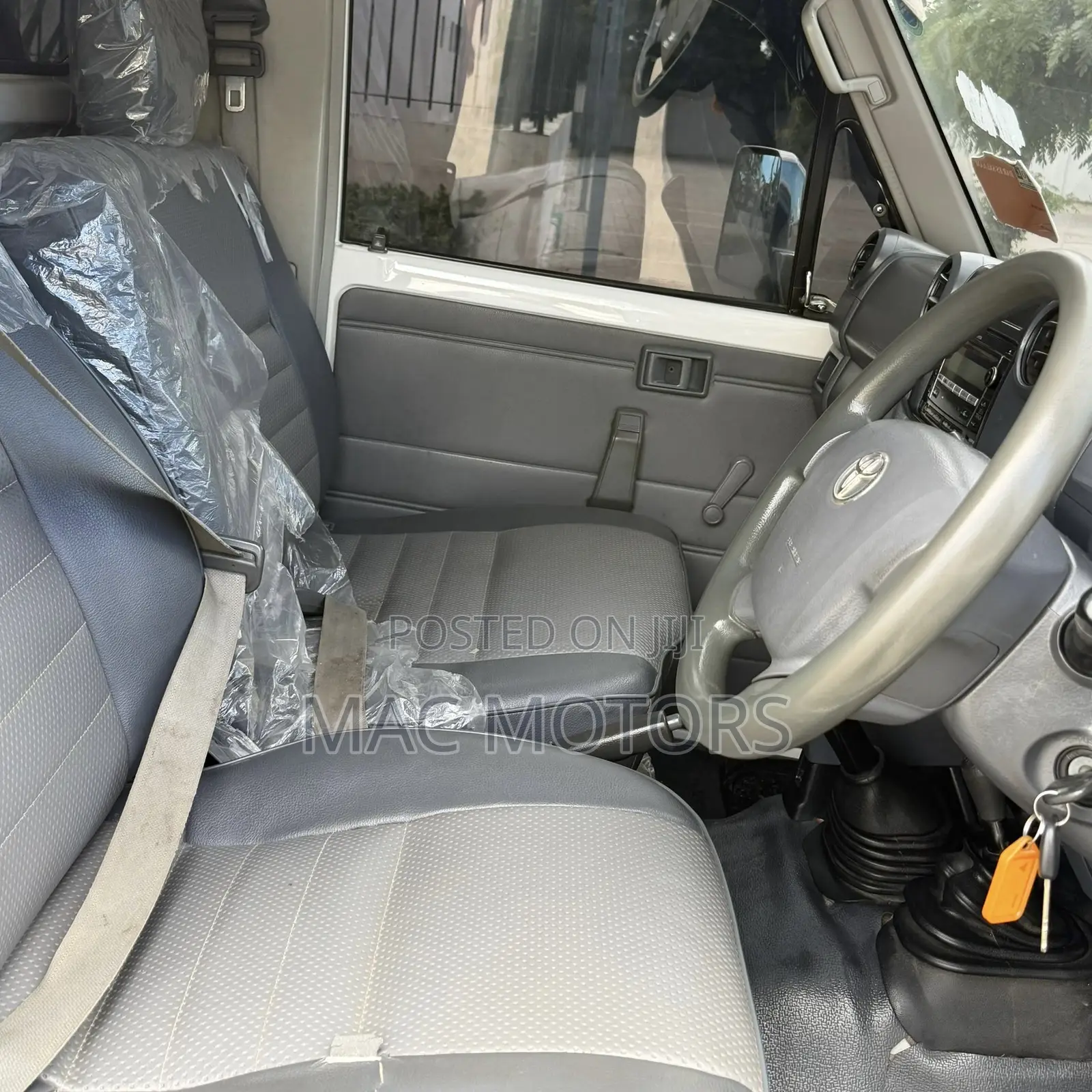 Toyota Land Cruiser 2012 White