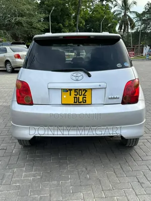 Toyota IST 2005 Silver