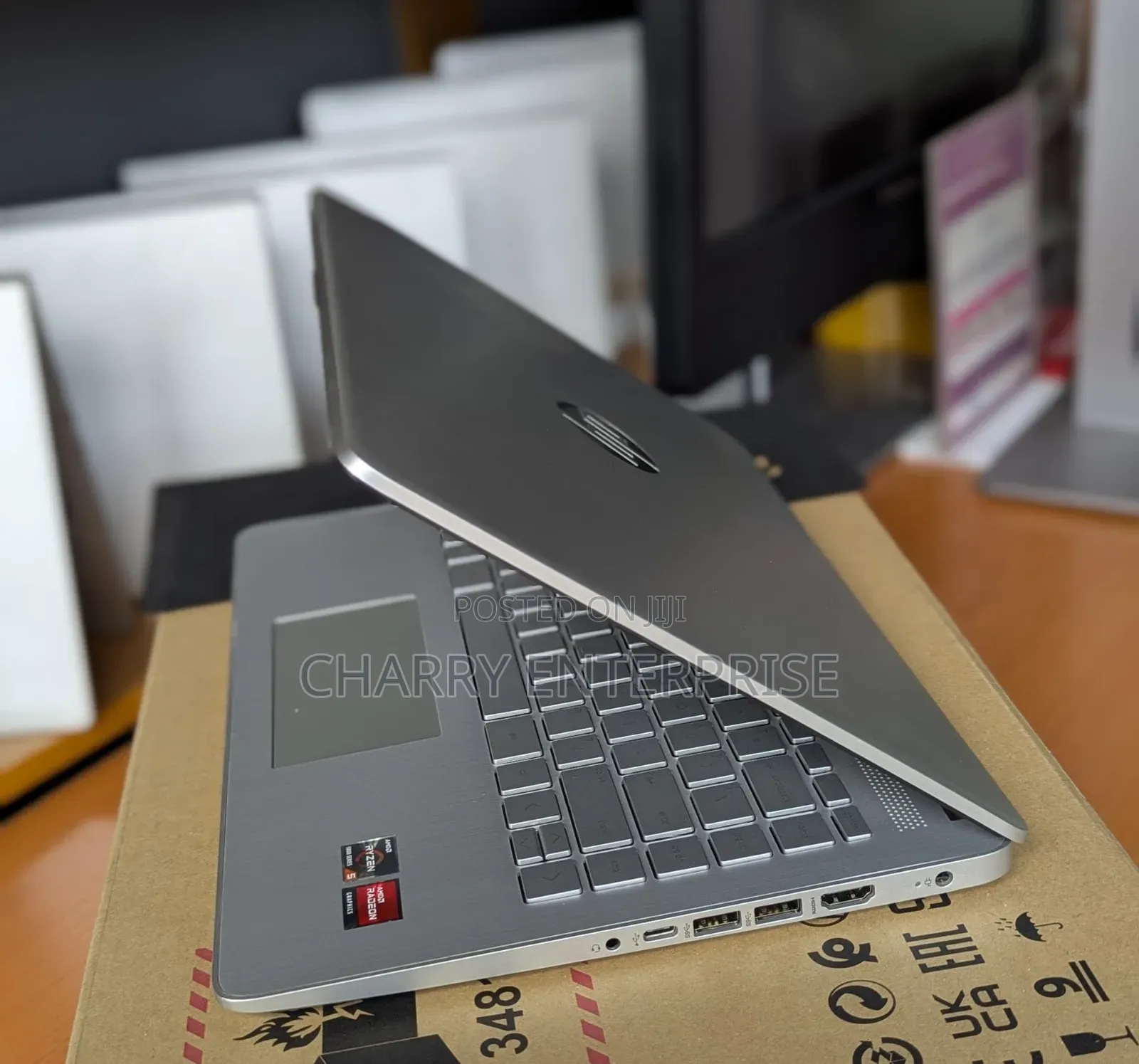 Laptop HP 14S 8GB AMD Ryzen 5 SSD 256GB