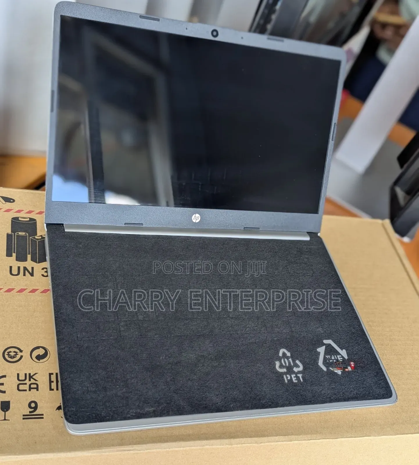 Laptop HP 14S 8GB AMD Ryzen 5 SSD 256GB