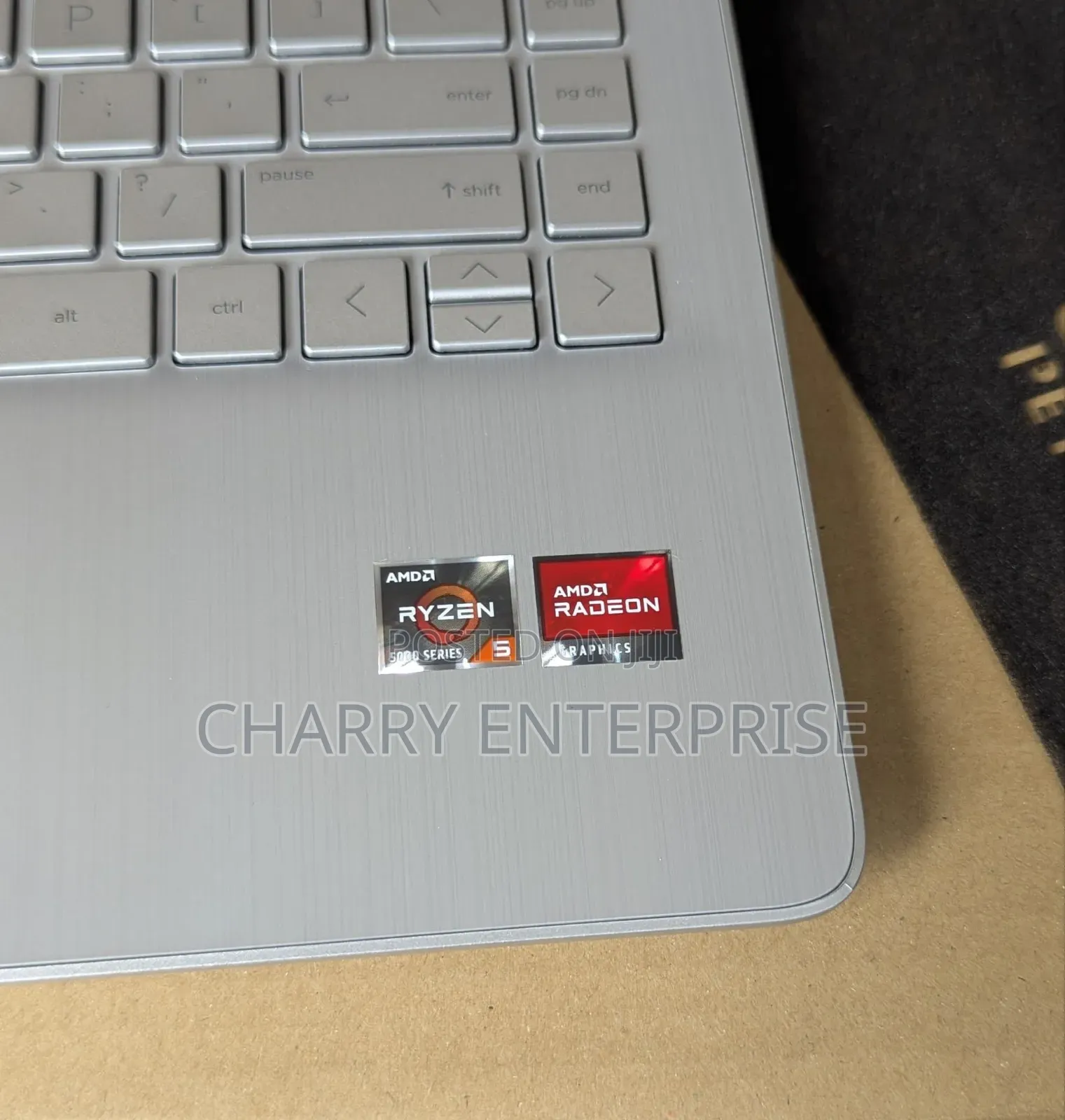Laptop HP 14S 8GB AMD Ryzen 5 SSD 256GB