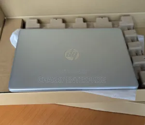 Laptop HP 14S 8GB AMD Ryzen 5 SSD 256GB