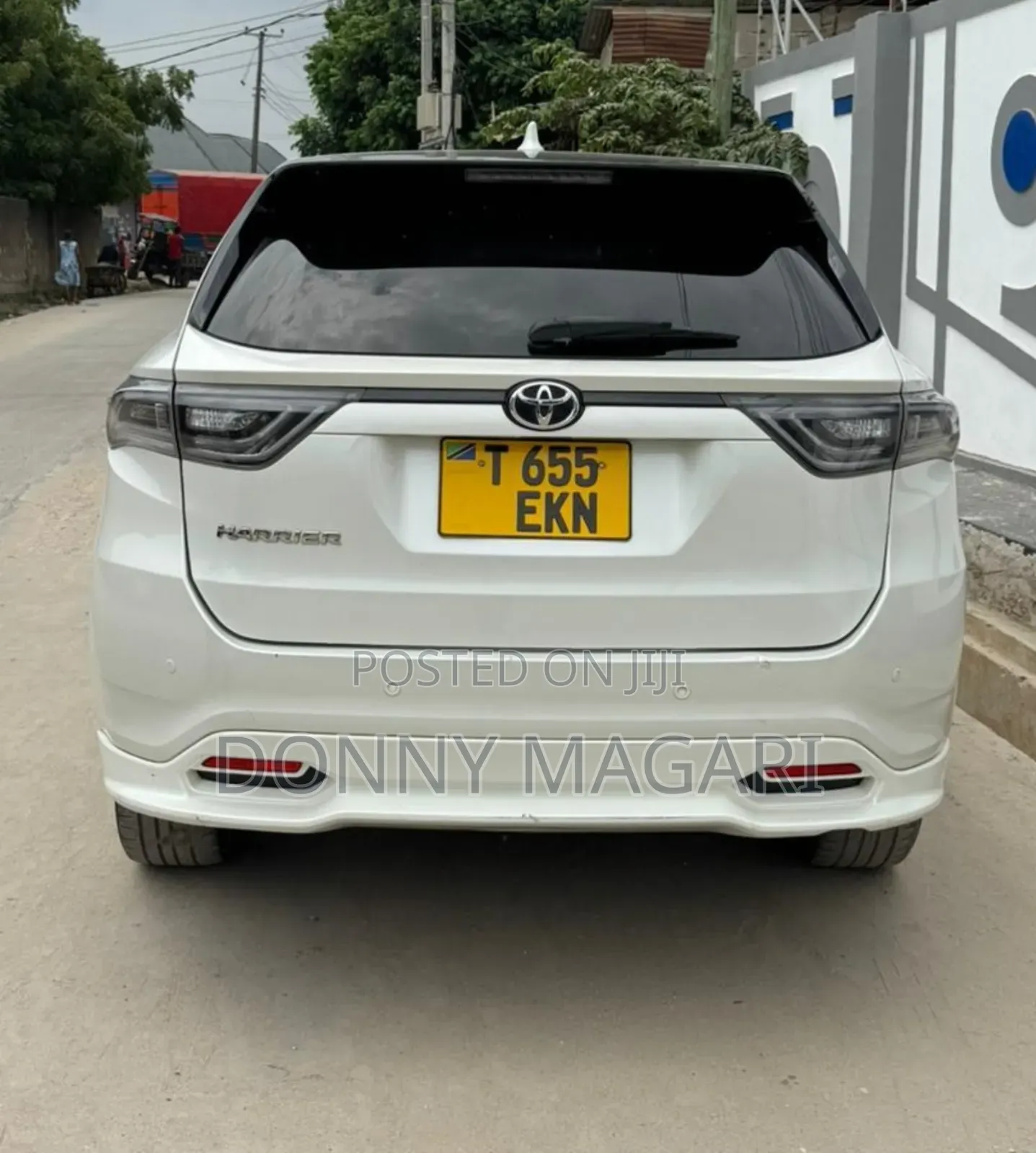 Toyota Harrier 2.0 2015 White