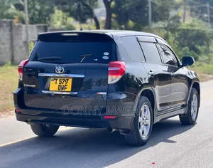 Toyota Vanguard 2011 Black