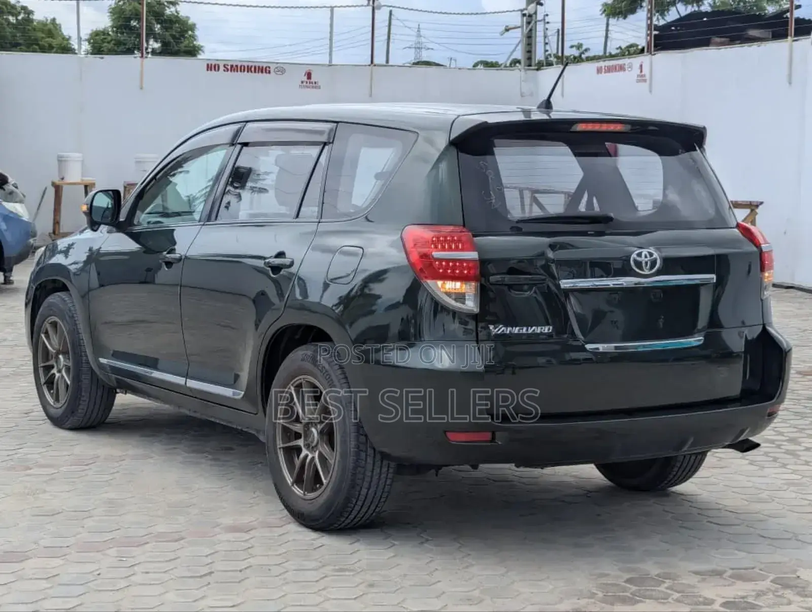 Toyota Vanguard 2010 Green