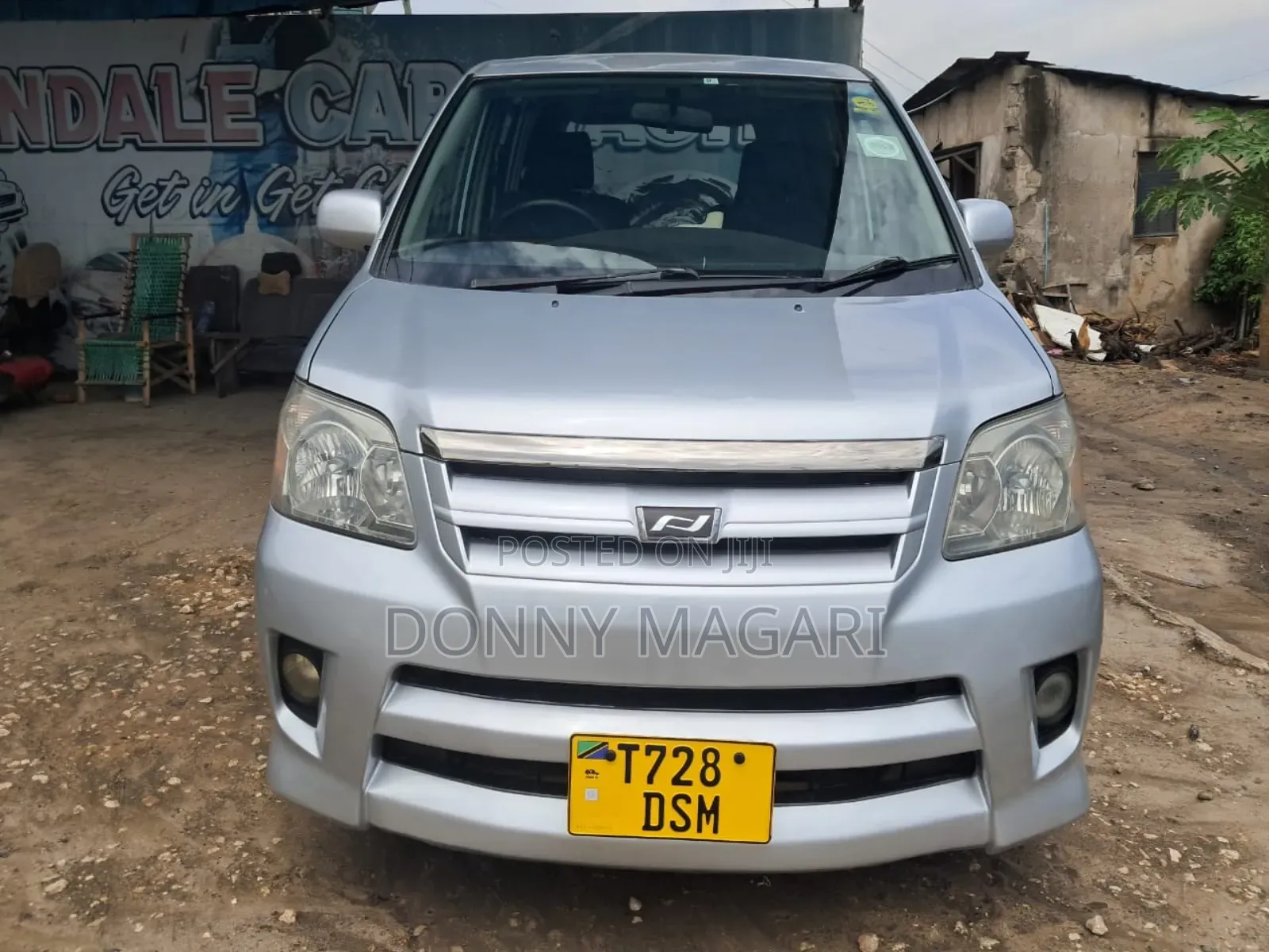 Toyota Noah 2.0 143hp AWD (7 Seater) 2008 Silver