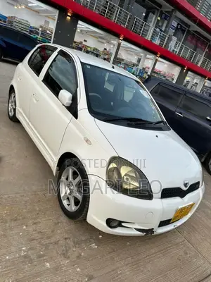 Toyota Vitz 2005 White
