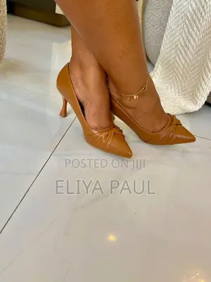 Pointed Toe Kitten Heel
