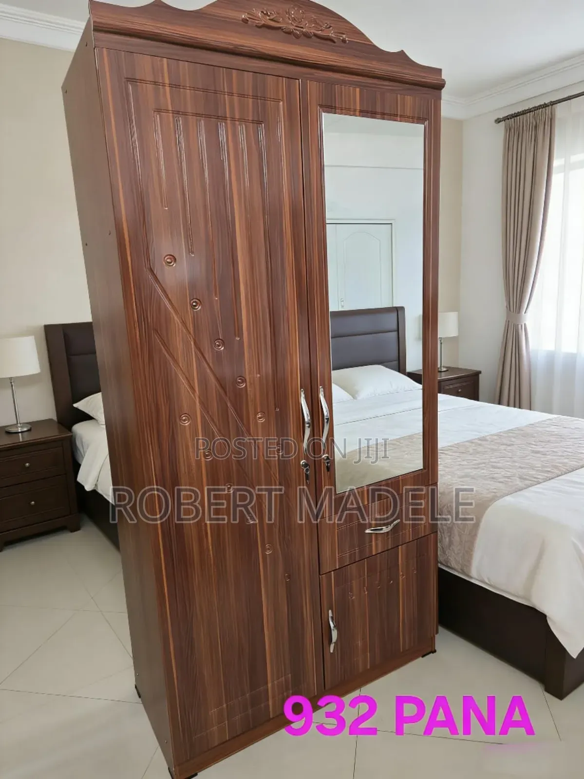 932 Pana Wardrobe