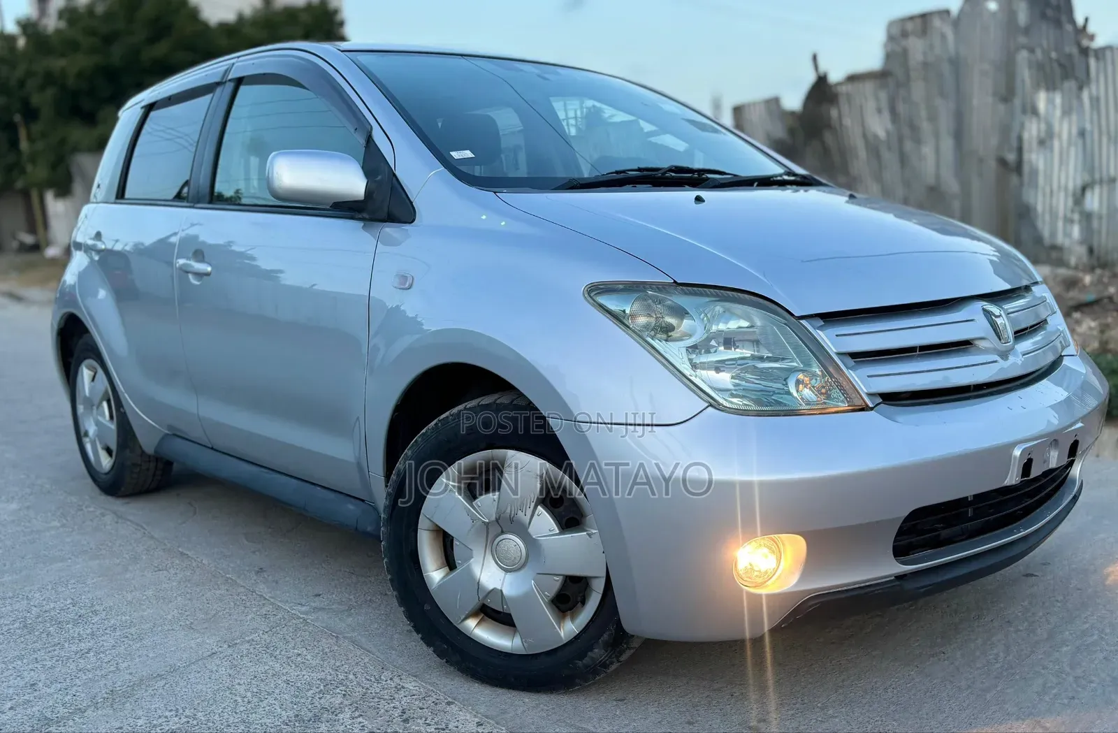 Toyota IST 2003 Silver