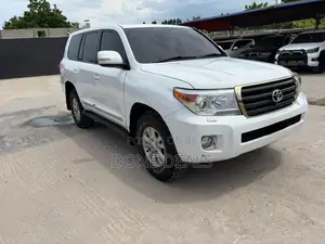 Toyota Land Cruiser 2015 White