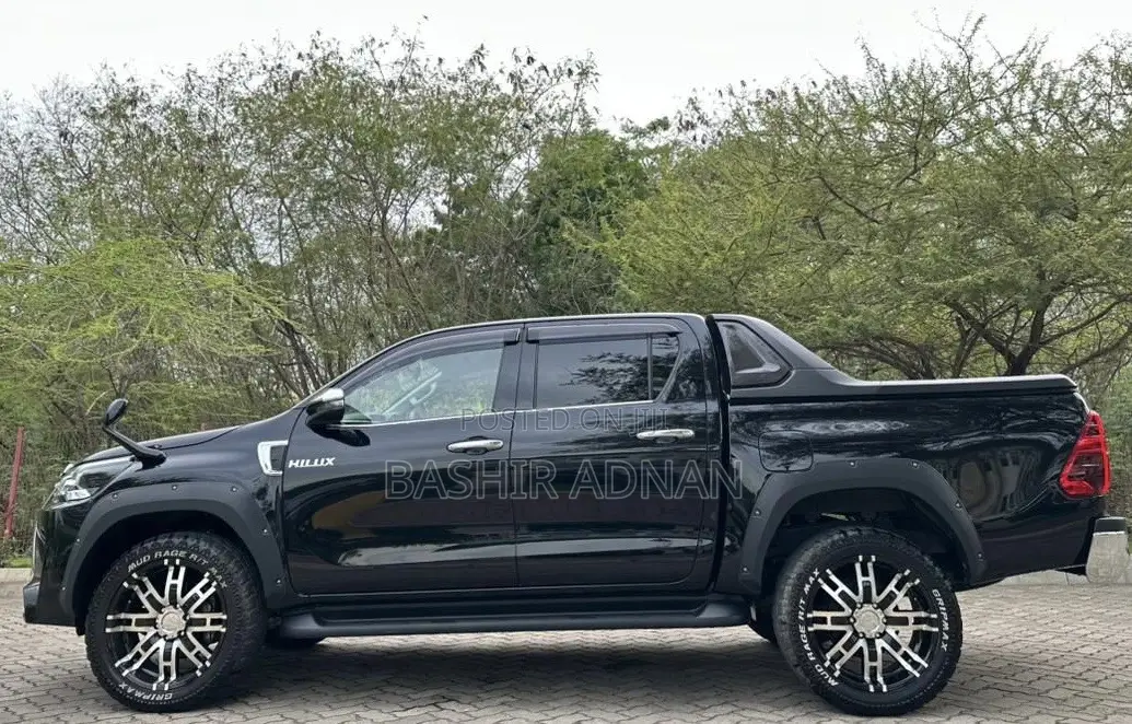Toyota Hilux Revo Double Cab Deisel 2.4 RWD 2021 Matt Black