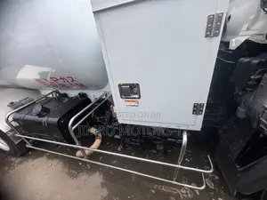 Quick Specs: • Model: 2004 Hino Ranger (J05d Engine)
