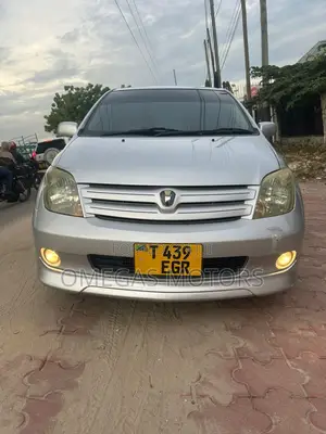 Toyota IST 2004 Pearl