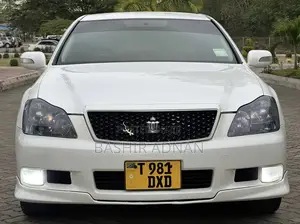Toyota Crown 2006 White