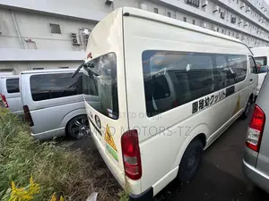 Toyota HiAce 2008 White