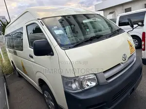 Toyota HiAce 2008 White