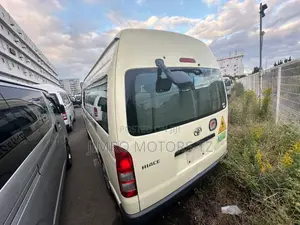Toyota HiAce 2008 White