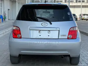 Toyota IST 2006 Silver