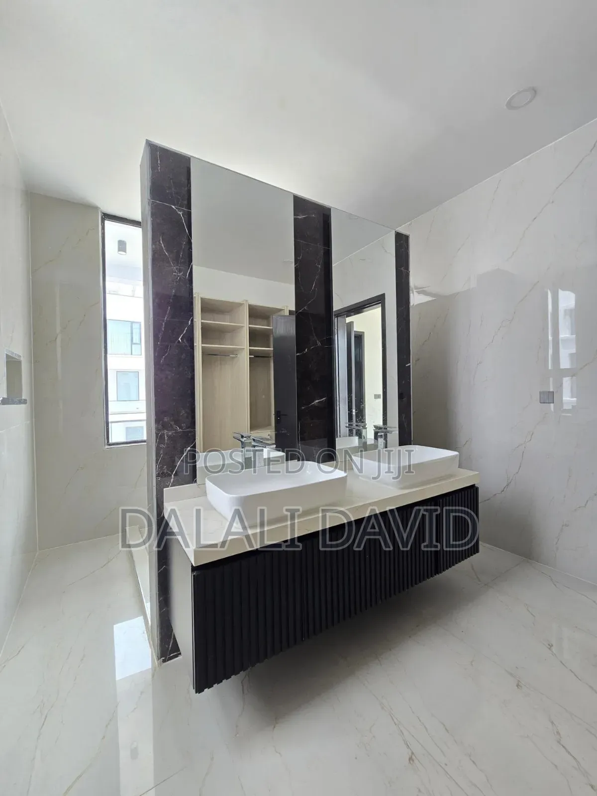 Furnished 5bdrm Villa in Oysterbay for sale