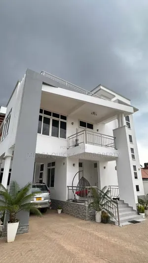8bdrm House in Mbezi Beach for rent