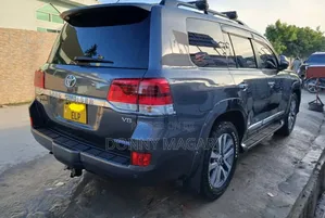 Toyota Land Cruiser 2021 Gray