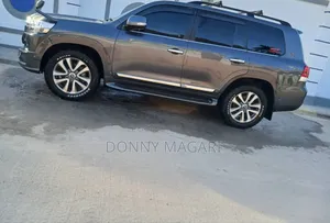 Toyota Land Cruiser 2021 Gray