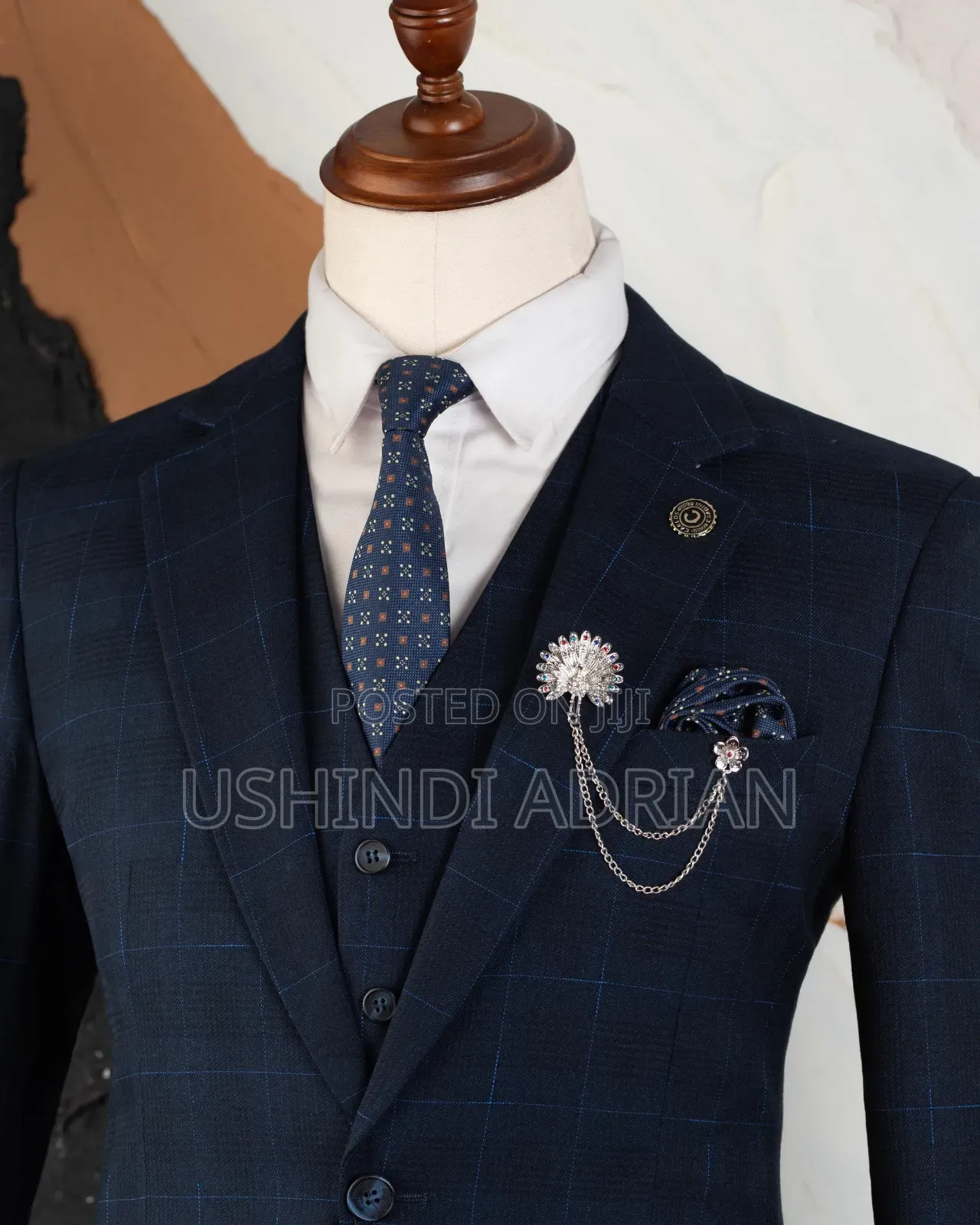 Suti Ya Mfalme Wa Kizazi–King’S Class Suit