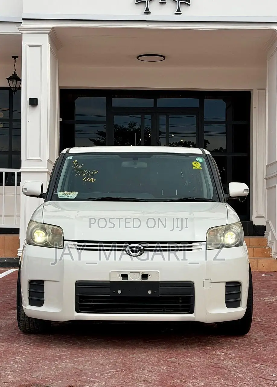 Toyota Corolla Rumion 2009 White