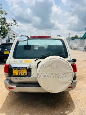 Toyota Land Cruiser 2000 White