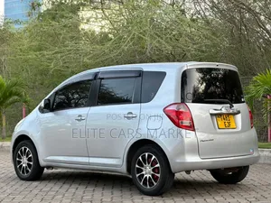 Toyota Ractis 2006 Silver
