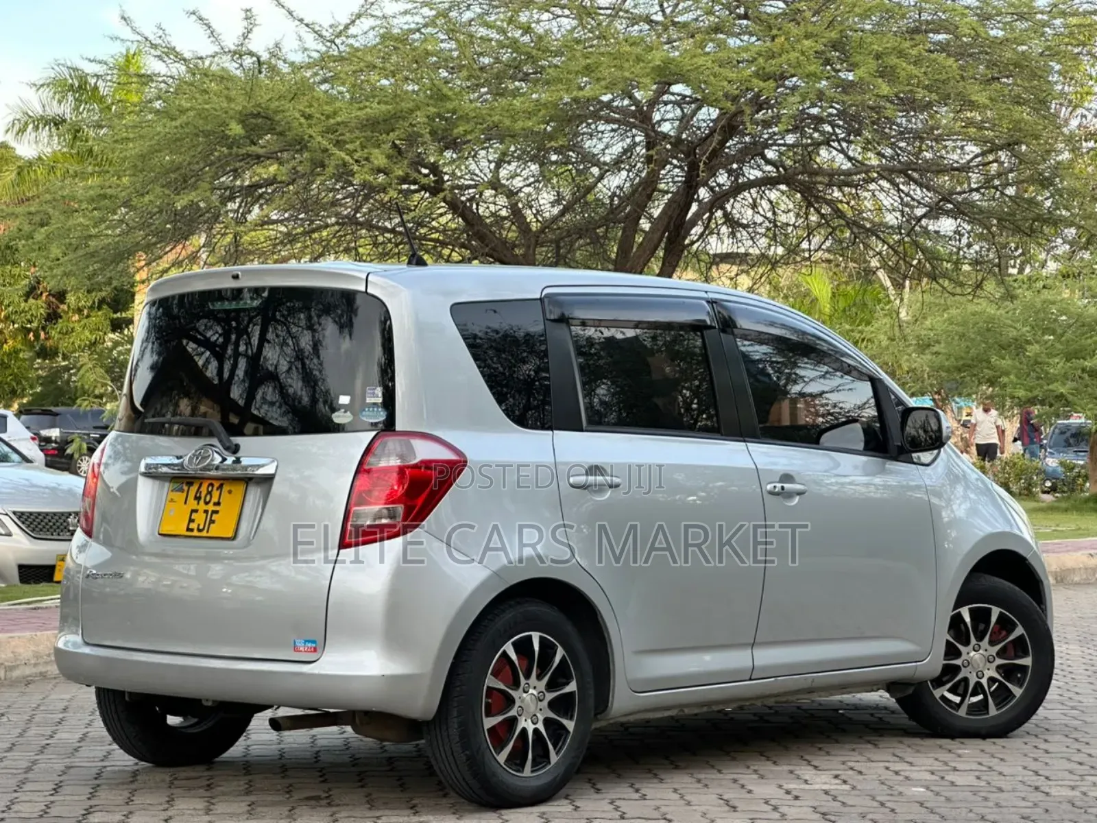 Toyota Ractis 2006 Silver