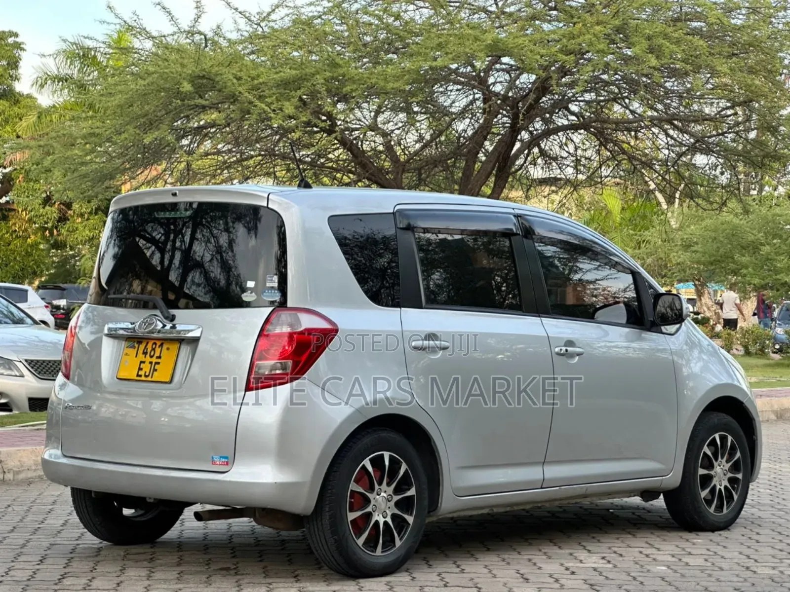 Toyota Ractis 2006 Silver