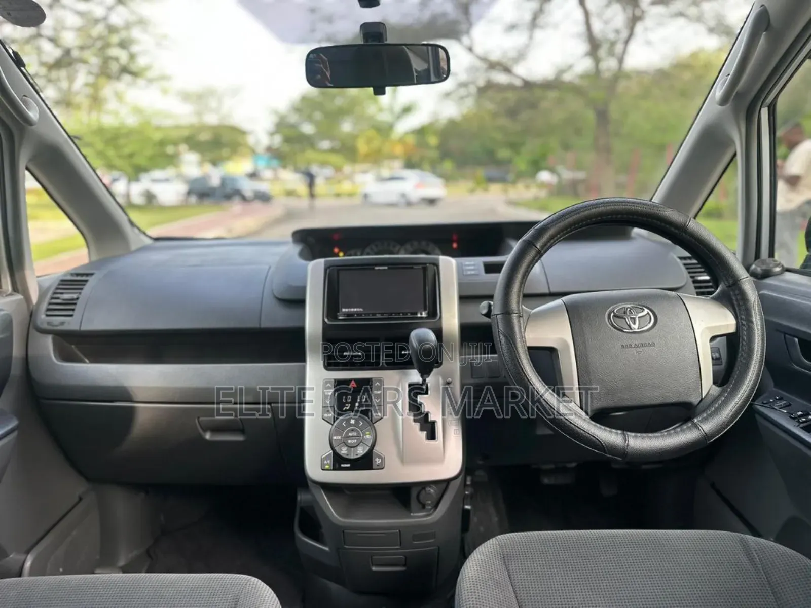 Toyota Noah 2008 Silver