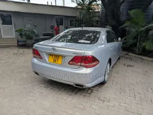 Toyota Crown 2009 Silver