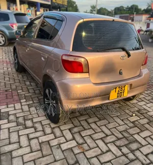 Toyota Vitz 2004 Pink