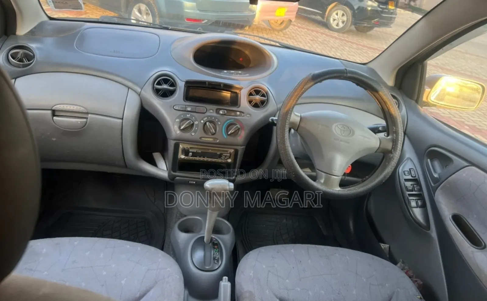 Toyota Vitz 2004 Pink