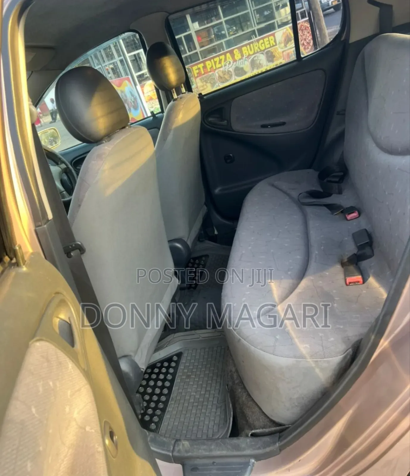 Toyota Vitz 2004 Pink