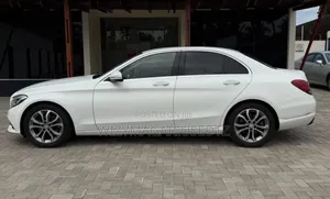 Mercedes-Benz C-Class C 200 (W205) 2015 Pearl