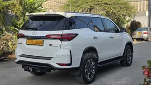 New Toyota Fortuner 2.8 D AWD 2023 White