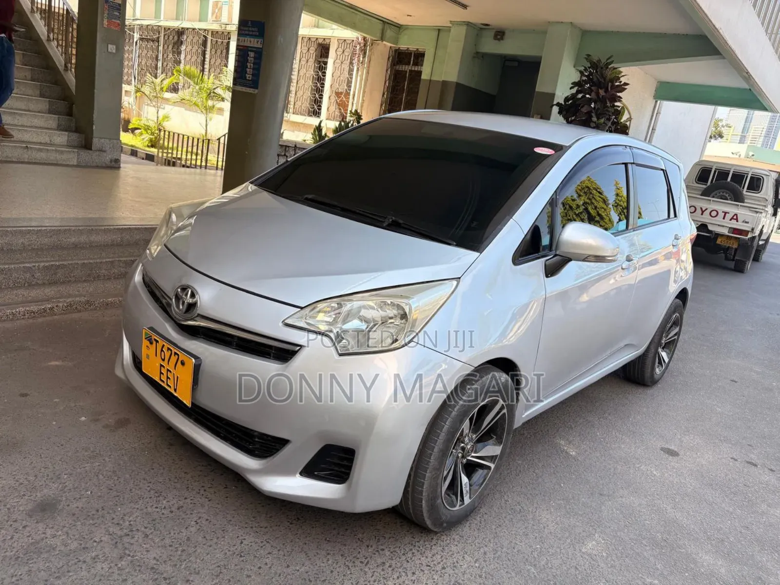 Toyota Ractis 2013 Silver