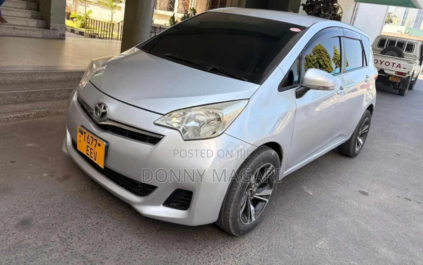 Toyota Ractis 2013 Silver