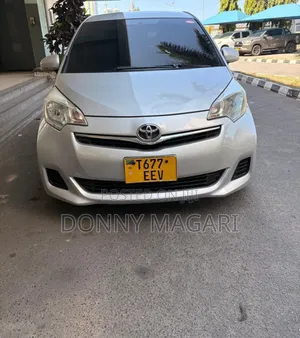 Toyota Ractis 2013 Silver