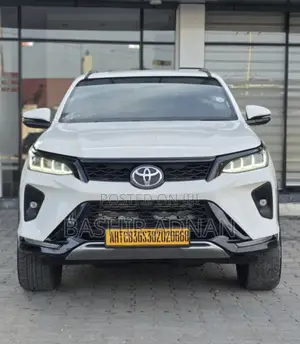 Toyota Fortuner 2.8 D AWD 2023 Pearl