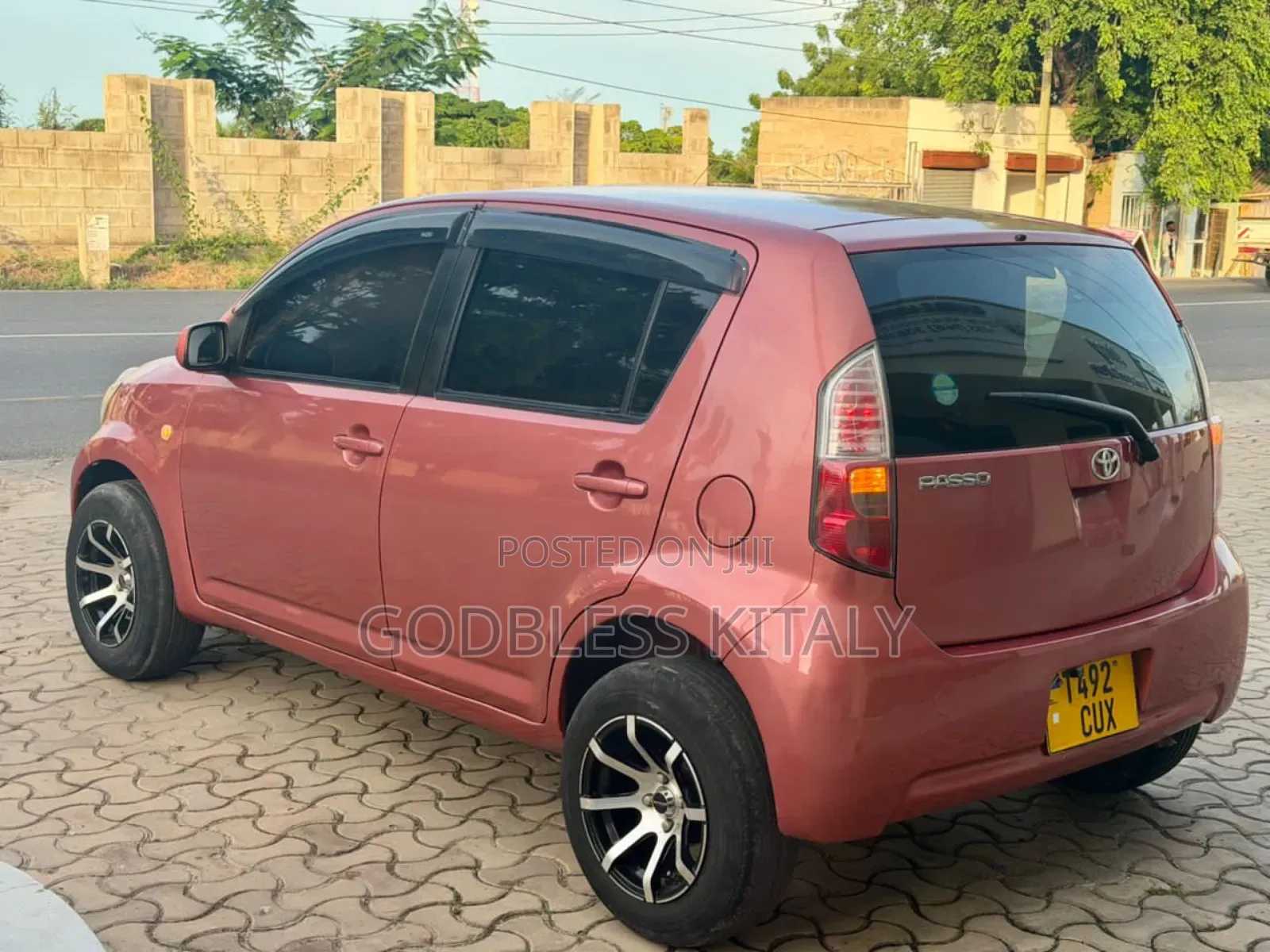 Toyota Passo 1.3 FWD 2005 Pink