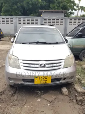 Toyota IST 2005 Silver